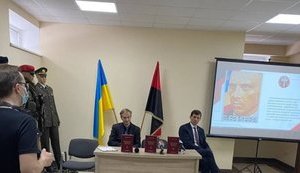 Перевидання збірника статей Бандери представили в Тернополі
