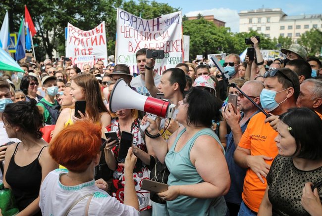 Путіна у відставку, Ми тут влада: У Хабаровську на багатотисячному мітингу вимагали відставки президента РФ 02