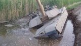 "Долбо..бы по 19 лет не умеют на танке ездить, а медведи в цирке - умеют!", - урок вождения танка в российской армии. ШОКОВОЕ ВИДЕО