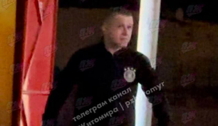 Drunk man in Zhytomyr insulted military personnel. He was detained, now he apologizes. VIDEO