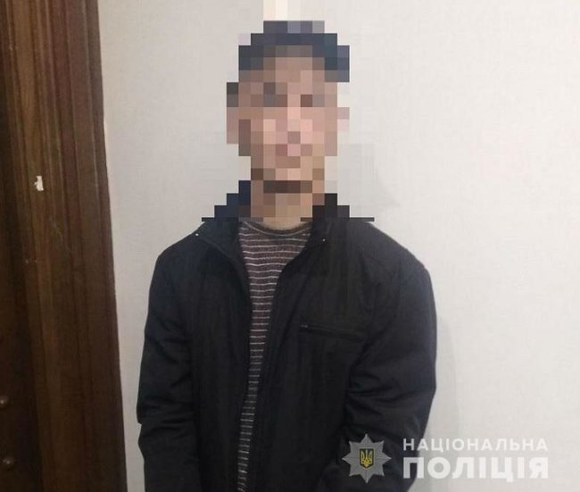 Житель Вінниці розбив каменем вікно в будівлі ГПУ 01