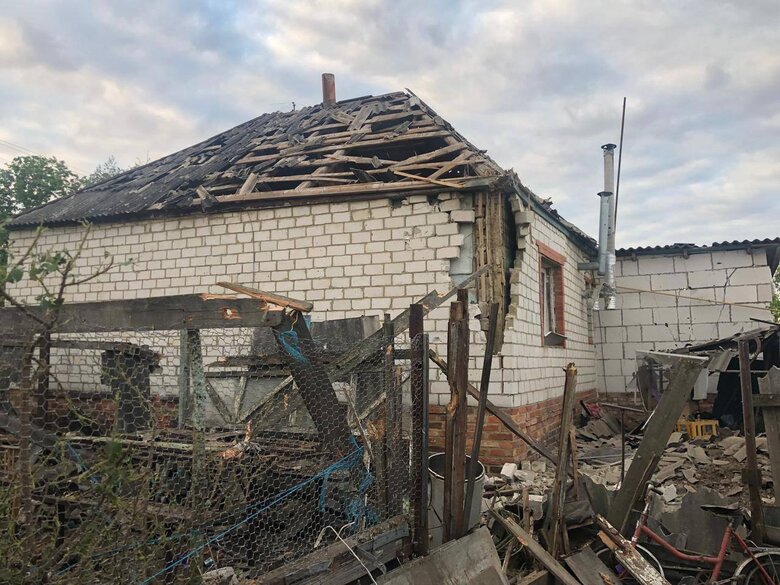 У селі Івашки внаслідок ворожого артилерійського обстрілу пошкоджено 6 приватних будинків