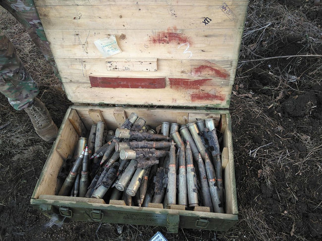 Мины, тротил, снаряды: СБУ выявила на Донетчине два крупных схрона с боеприпасами 01 Мины, тротил, снаряды: СБУ выявила на Донетчине два крупных схрона с боеприпасами 01
