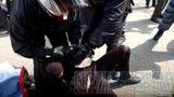 Во время задержания силовики били главу КУПРа головой об стену, а его коллеге расцарапали ноги до крови