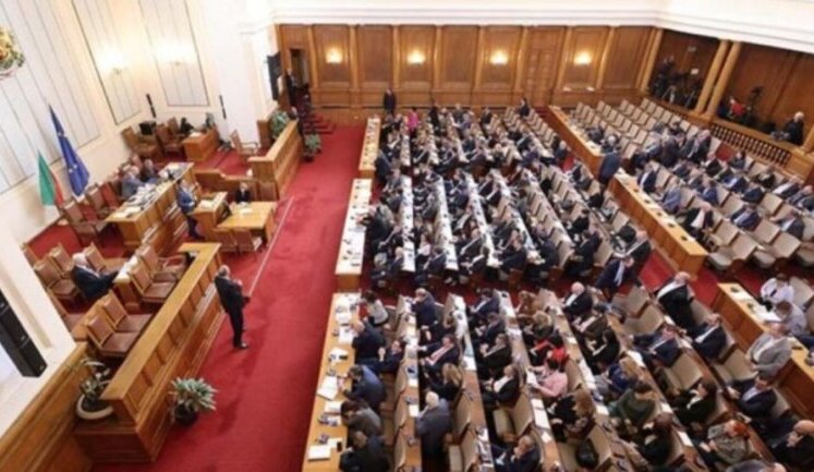 Парламент Болгарии одобрил декларацию о запрете отправки своих войск в Украину