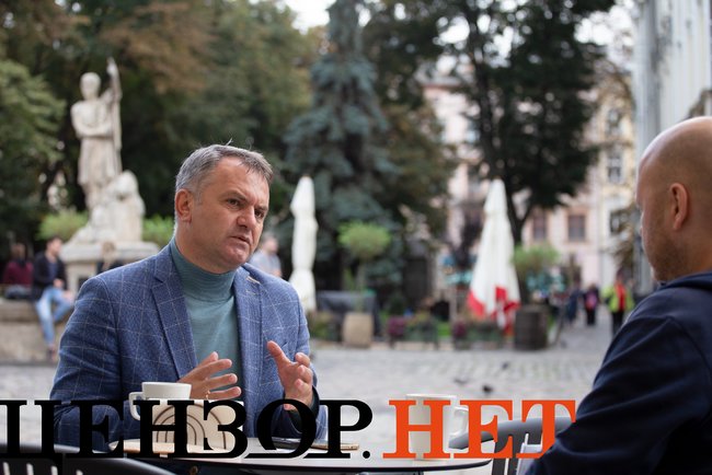 Олег Синютка: Всі чули, як Садовий напрошувався до Зеленського на посаду, хвалив Сивохо. Як влада Львова ні слова не сказала про загрозу капітуляції, про повзучий проросійський та олігархічний реванш 04