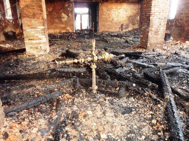 Церква УПЦ МП згоріла на Житомирщині 04 Церква УПЦ МП згоріла на Житомирщині 04