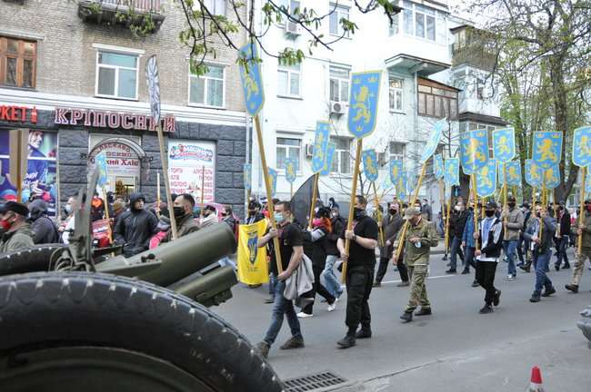 У центрі Києва відбувся марш вишиванок на честь дивізії СС Галичина 23