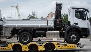 Україна отримала партію спецтехніки для відновлення енергетики від Німеччини. ФОТО