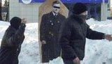 Януковича закидали яйцами. ФОТОрепортаж