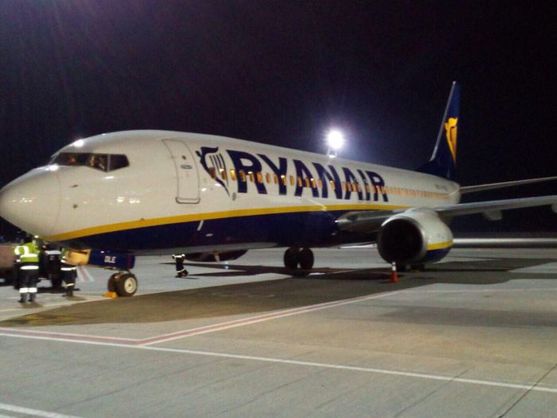 В Борисполе приземлился корпоративный самолет лоукоста Ryanair 01