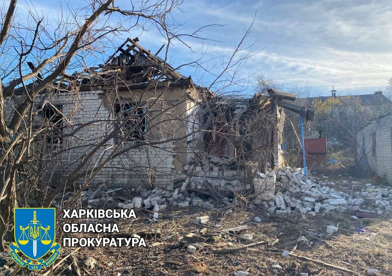 Рашисти обстріляли Куп’янщину, горів будинок, пошкоджено багатоповерхівку 01