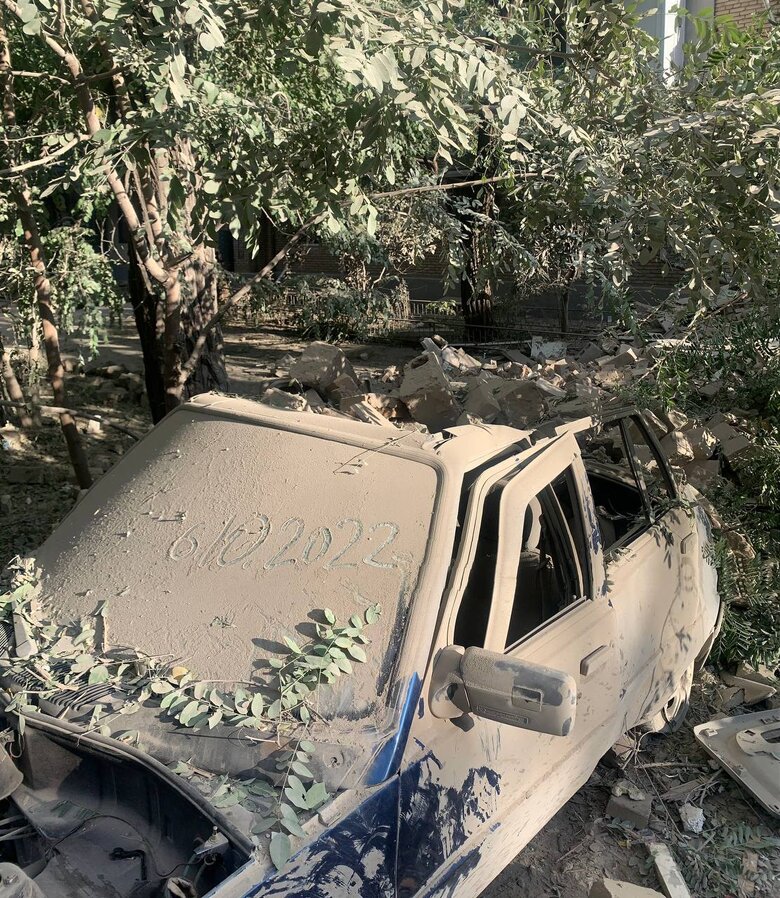 Наслідки ударів по Запоріжжю: 7 ракет влучили у багатоповерхівки, зруйновано цілі під’їзди (оновлено) 10