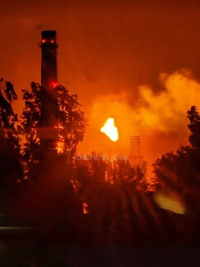 У Волгограді після вибухів спалахнув НПЗ