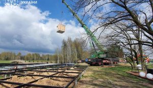 Замість 10 будинків - лише 3: підрядника судитимуть за зрив будівництва модульних будинків у Мощуні. ФОТО