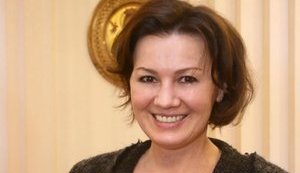 Лариса Руснак: Режисер фільму "Слуга народу" Кирющенко переконував мене, що я дурепа, бо підтримую Майдан і всі патріотичні рухи. Тепер зрозуміло, чому він так вважав