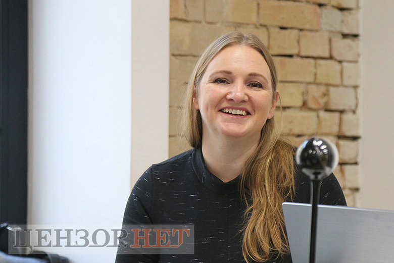 Вирок раднику Путіна, який фактично відповідав за окупацію Криму, досі не набрав законної сили. Ця історія доводить, що суди не вважають такі справи пріоритетними, - правозахисниця Ольга Решетилова 04 Вирок раднику Путіна, який фактично відповідав за окупацію Криму, досі не набрав законної сили. Ця історія доводить, що суди не вважають такі справи пріоритетними, - правозахисниця Ольга Решетилова 04