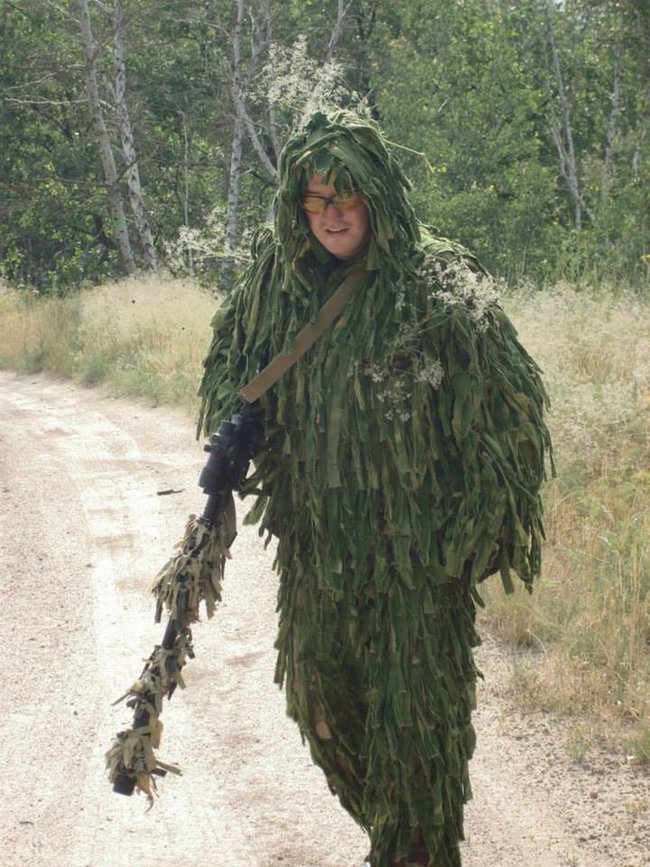 Замкомбата 3-го батальона 25-й бригады Народный герой Эмиль Ишкулов: Промывка мозгов в плену шла жесткая. Пытался спорить, но в ответ меня только били 02