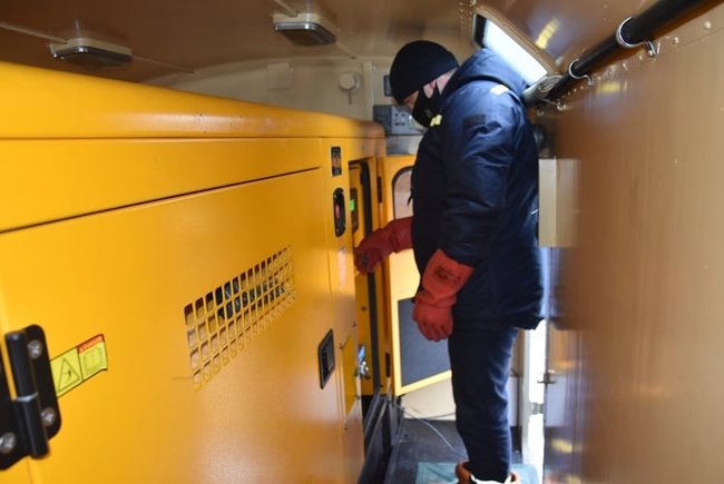 Рятувальники 3 години забезпечували аварійне електроживлення ковідної лікарні в Кропивницькому, - ДСНС 02