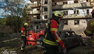 Clean-up operations are ongoing following Russia’s ballistic attack on Kyiv: number of injured has now risen to 15. PHOTOS