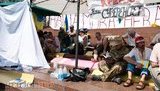 День рождения Януковича под Укрдомом встречают с траурными лентами. ФОТОрепортаж