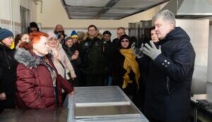 Влада блокує роботу пекарні в Херсоні, яка має випікати безкоштовний хліб для мешканців міста, - Порошенко