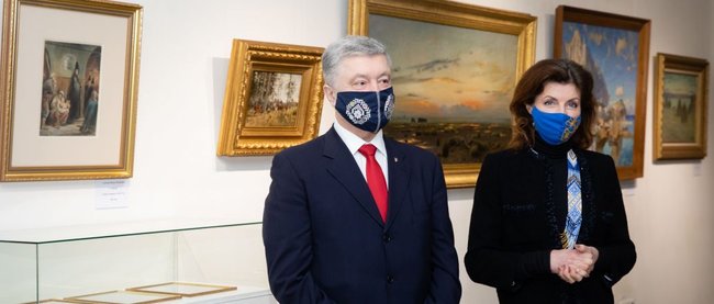 Порошенко открыл в Музее Гончара выставку 43 картин из семейной коллекции, из-за которых его вызвали в ГБР: Пытались оболгать меня в своих видосиках - у вас не получилось 02