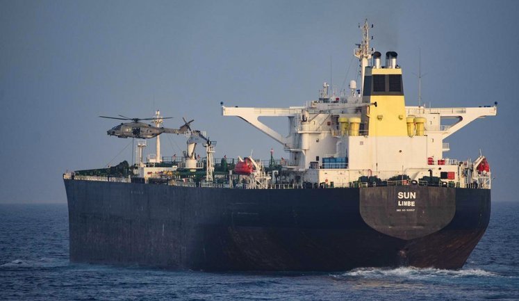 Сили ЄС зупинили у Середземному морі танкер, що може належати до тіньового флоту РФ, - Каллас. ФОТОрепортаж
