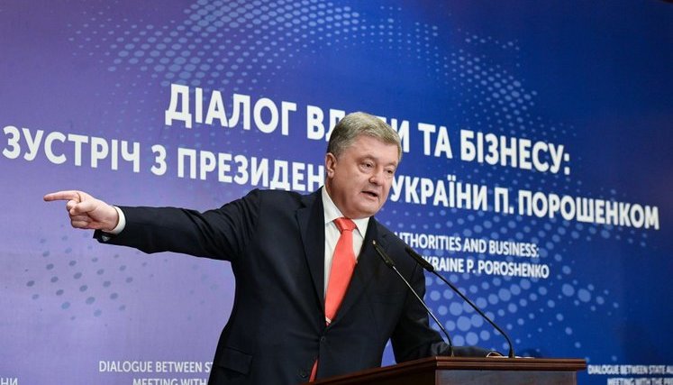 Порошенко потратил на первый тур выборов 585 млн гривен - в 4 раза больше, чем Зеленский - "Чесно"