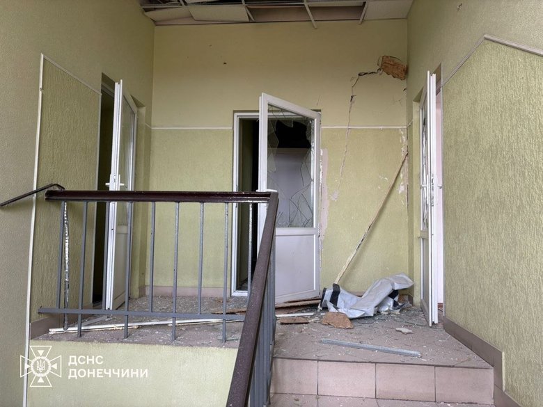 Повреждена пожарная часть в Донецкой области