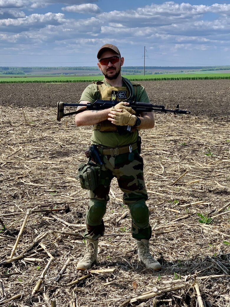 Музикант та офіцер ЗСУ Саша Буль: Ми можемо довго сратися про Схід і Захід, але коли припече, ми, як мурахи, зібралися - і російські колони палали від Сумщини і до Чорного моря… 08 Музикант та офіцер ЗСУ Саша Буль: Ми можемо довго сратися про Схід і Захід, але коли припече, ми, як мурахи, зібралися - і російські колони палали від Сумщини і до Чорного моря… 08