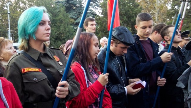 Найкраща організація, - в окупованому Севастополі дітей приймали до комсомолу 02