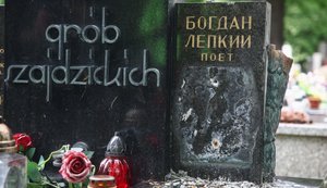 Пошкодження могили Богдана Лепкого у Кракові: поліція Польщі не пов’язує інцидент із мотивами національного характеру