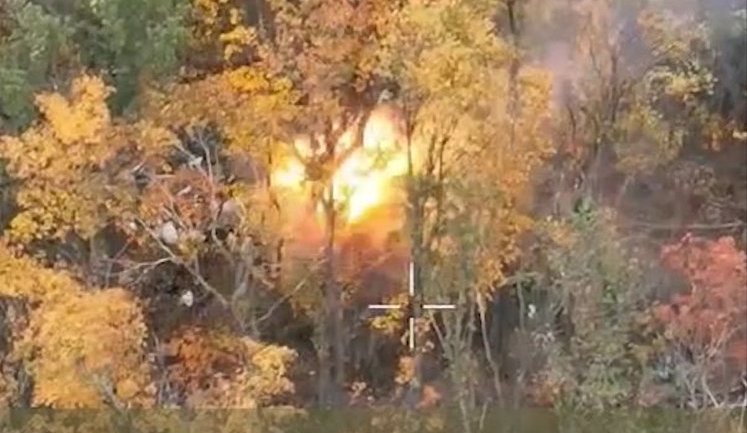 Оператори дронів 58-ї ОМПБр знищили бліндаж, у якому окупанти сховали боєприпаси. ВIДЕО