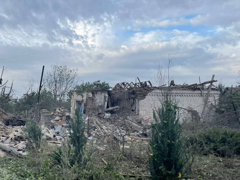 РФ скинула КАБ на Ізмайлівку Донецької області. Загинула родина - 4 особи