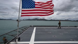 Белый дом по неизвестным причинам отменил военные учения в Черном море, - экс-помощник Волкера Андерсон
