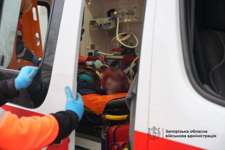 Рашисти вдарили КАБами по Запоріжжю: є влучання у житловий будинок