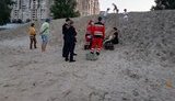 10-річна дівчинка в Києві ледь не загинула, провалившись у пісок. ФОТО