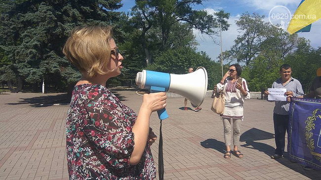 В поддержку Олега Сенцова митинговали в Мариуполе 05