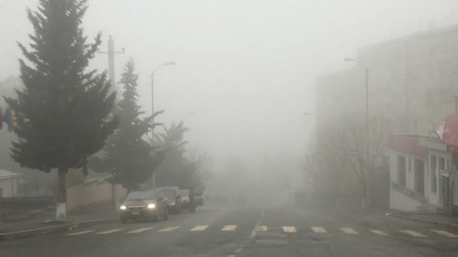 Вірмени тікають із Карабаху, спалюючи свої будинки 03