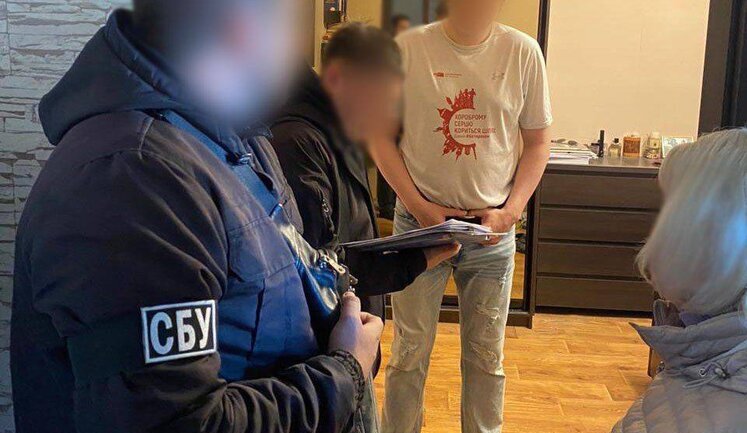 Повідомлено про підозру експрацівнику МОН, який називав Україну "колонією" заходу та висміював її незалежність , - поліція. ФОТО
