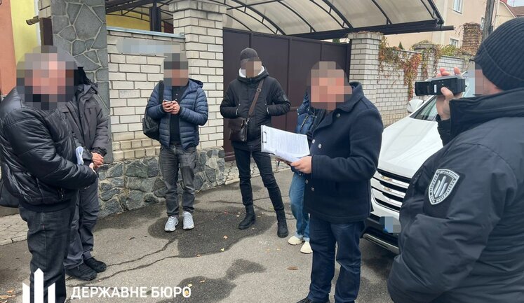 Збитки на 56 мільйонів: Правоохоронці затримали екскерівників податкової Дніпропетровщини
