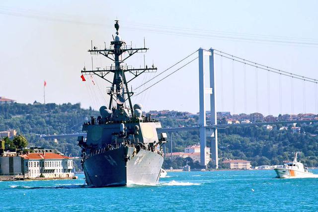 Сі-Бриз-2017: ракетний есмінець ВМС США USS Carney у Чорному морі 02 Сі-Бриз-2017: ракетний есмінець ВМС США USS Carney у Чорному морі 02