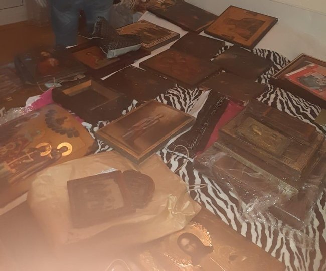 Затримано банду, що займалася крадіжкою ікон із церков у різних областях України, - Офіс генпрокурора 03