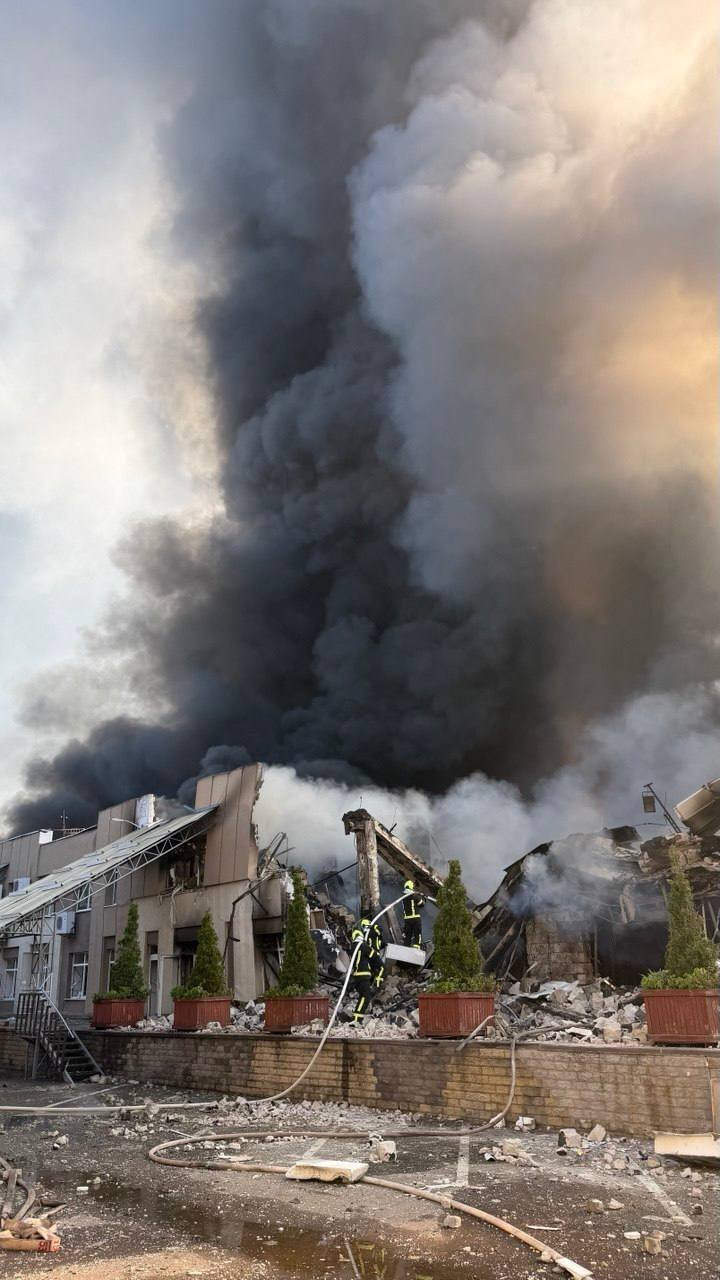 MOYO reported that its warehouse and office had been destroyed as a result of a Russian strike