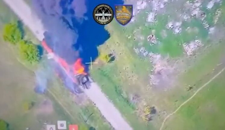 Enemy tank that crossed border of Ukraine, hit mine and tried to return to Russia, explodes after being hit by kamikaze drone. VIDEO