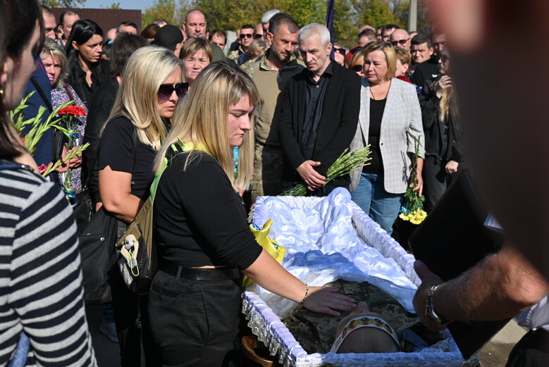 Із загиблим воїном штурмової роти 59-ї бригади Володимиром Іщенком попрощалися у Києві 20