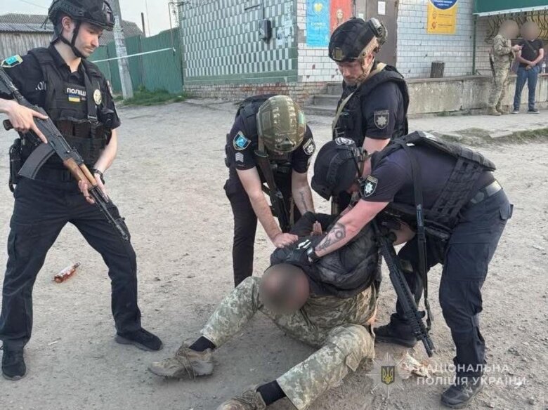 затримання військового який взяв заручника