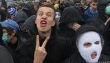 В Киеве улицу Красноармейскую "переименовали" в Вермахт штрассе. ВИДЕО