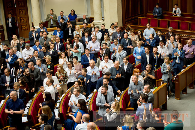 Спілкування Тимошенко з Кондратюк за колоною, Іванчук в гостях у Слуги народу і звільнений Балух у Раді, - робочий день ВР 13 вересня 13